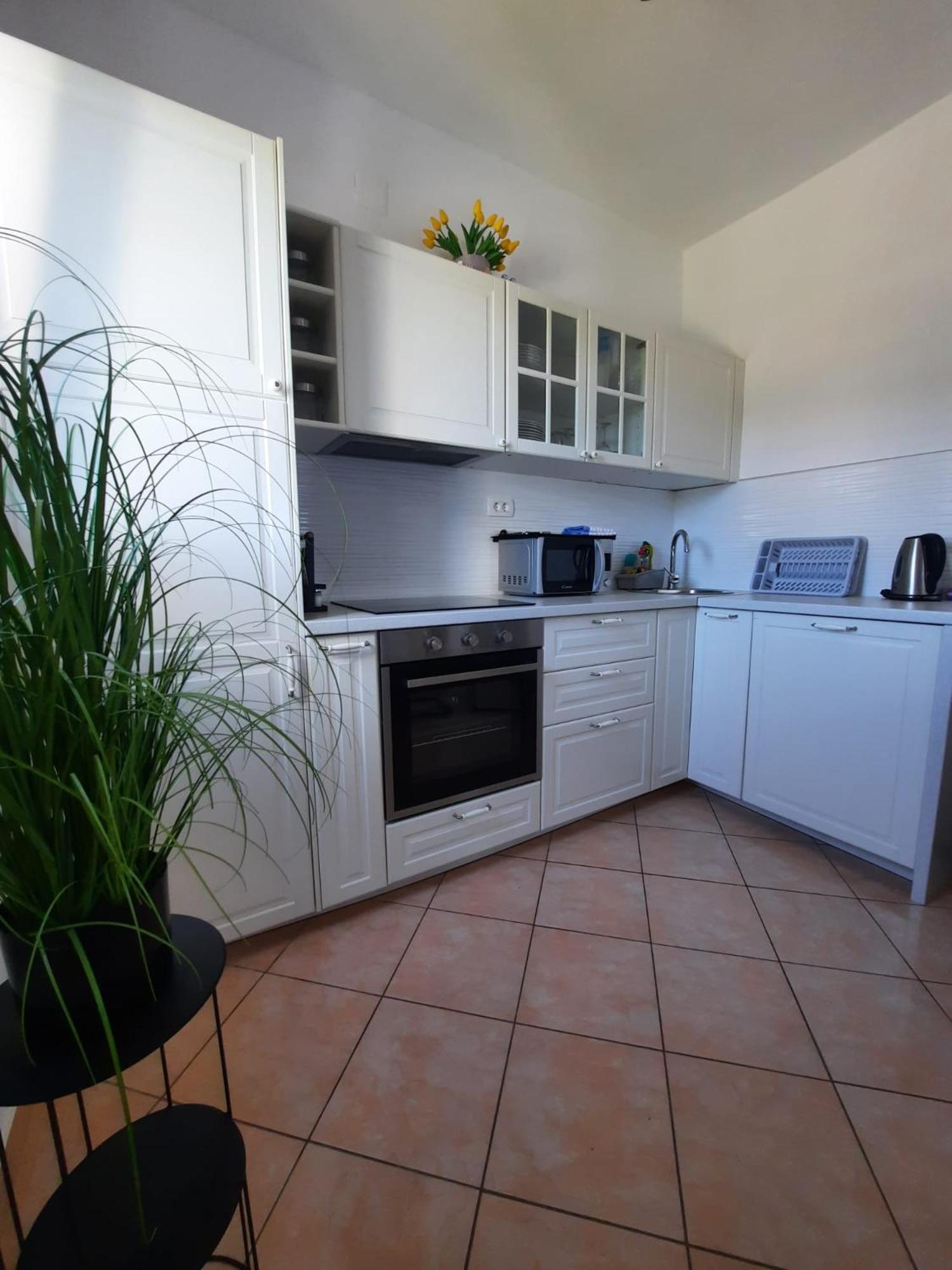 Buntin Apartments Примоштен Екстер'єр фото