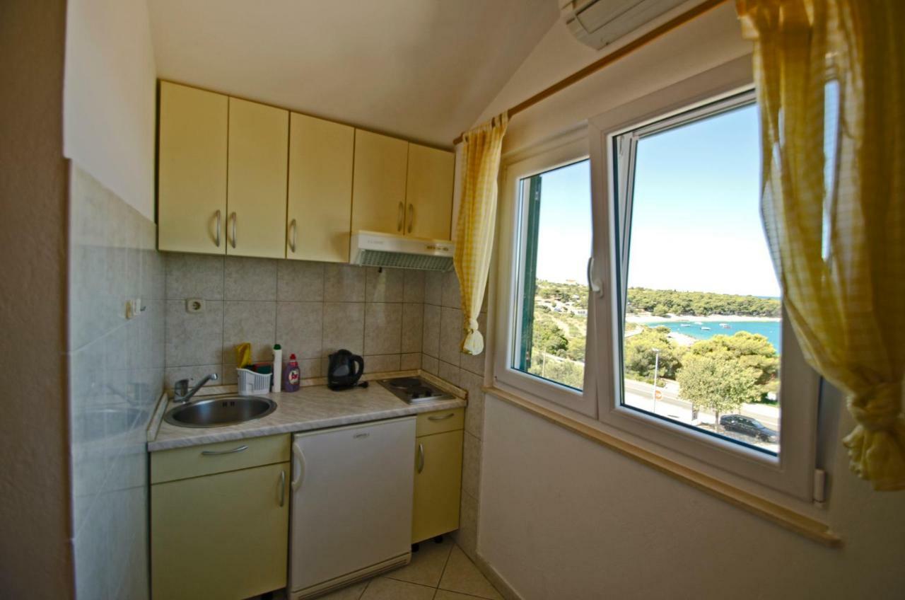 Buntin Apartments Примоштен Екстер'єр фото